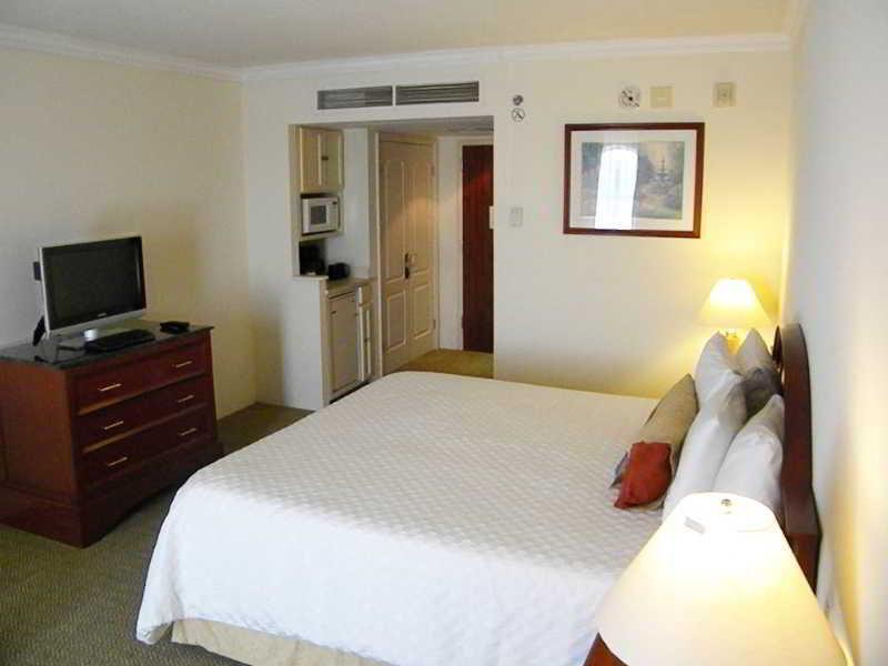 Krystal Urban By Us Consulate Hotel 4*